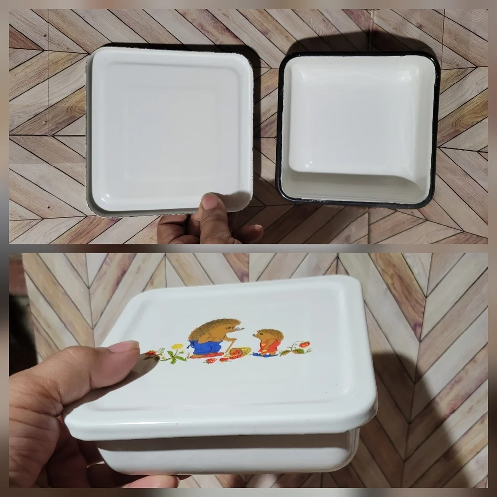 Vtg White Hedgehog Design Enameled Metal  Covered Tray HTF